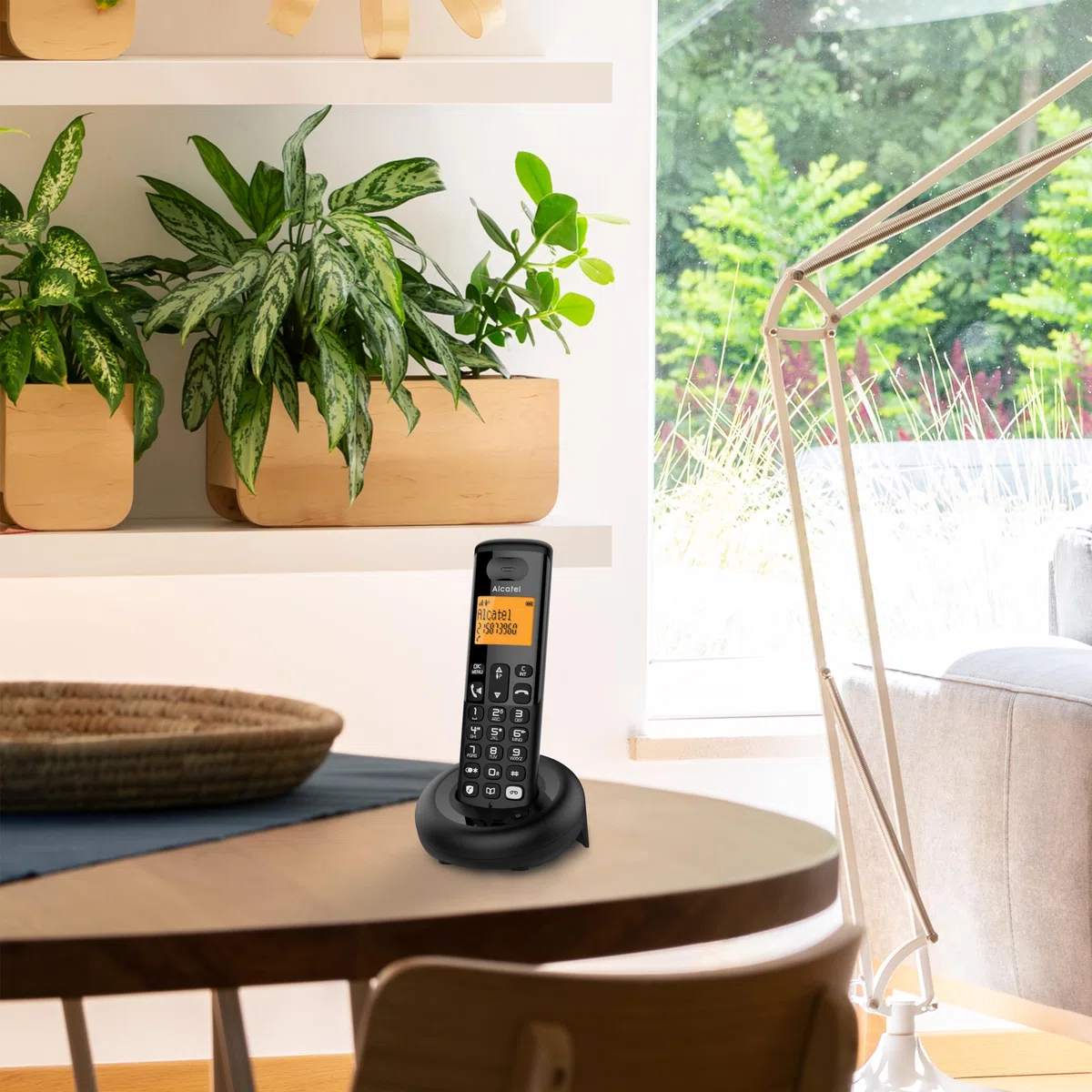 Alcatel E260 S.Voice Trio - Teléfono inalámbrico DECT con contestador con 3 teléfonos: diseño Compacto, Pantalla retroiluminada Grande, función Manos Libres, Bloqueo de Llamadas no deseadas