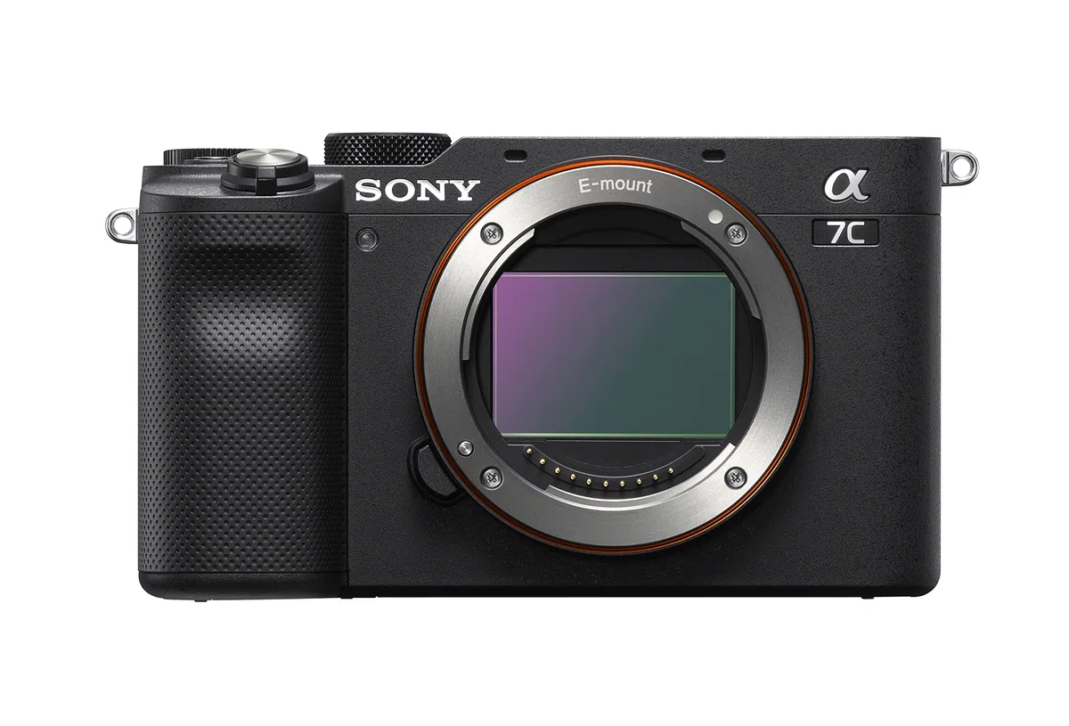 Sony Alpha 7 C - Cámara evil de fotograma completo con objetivo zoom Sony FE 28-60mm F4-5.6 (compacta y ligera, enfoque automático a tiempo real, 24.2 MP, Incluye: SEL-2860) Negro