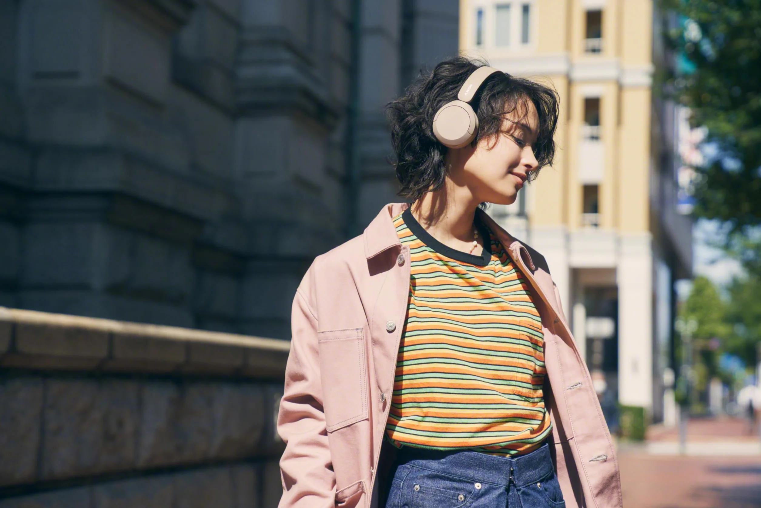 Sony WH-CH520 Auriculares Bluetooth 50 h batería DSEE micrófono integrado Beige