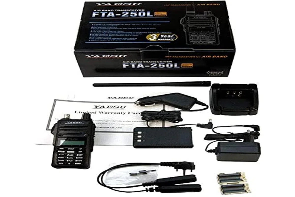 YAESU FTA-250L Transceptor Banda Aerea Frecuencia Am 108-136, Canales 250 Potencia 5 Watios